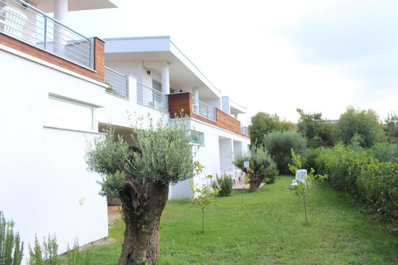 Residence Hotel La Taverna Capo Vaticano Esterno foto